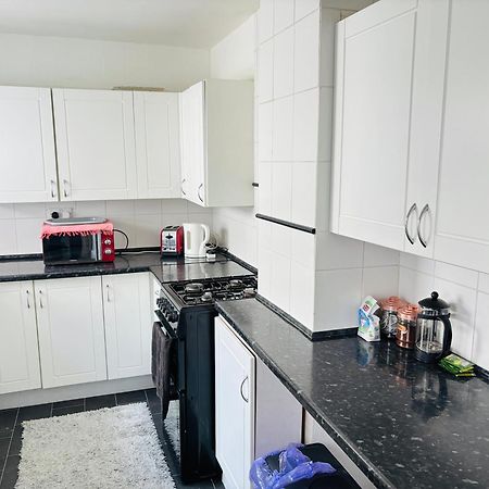 Entire 3 Bedroom House- Free Parking Liverpool Eksteriør bilde