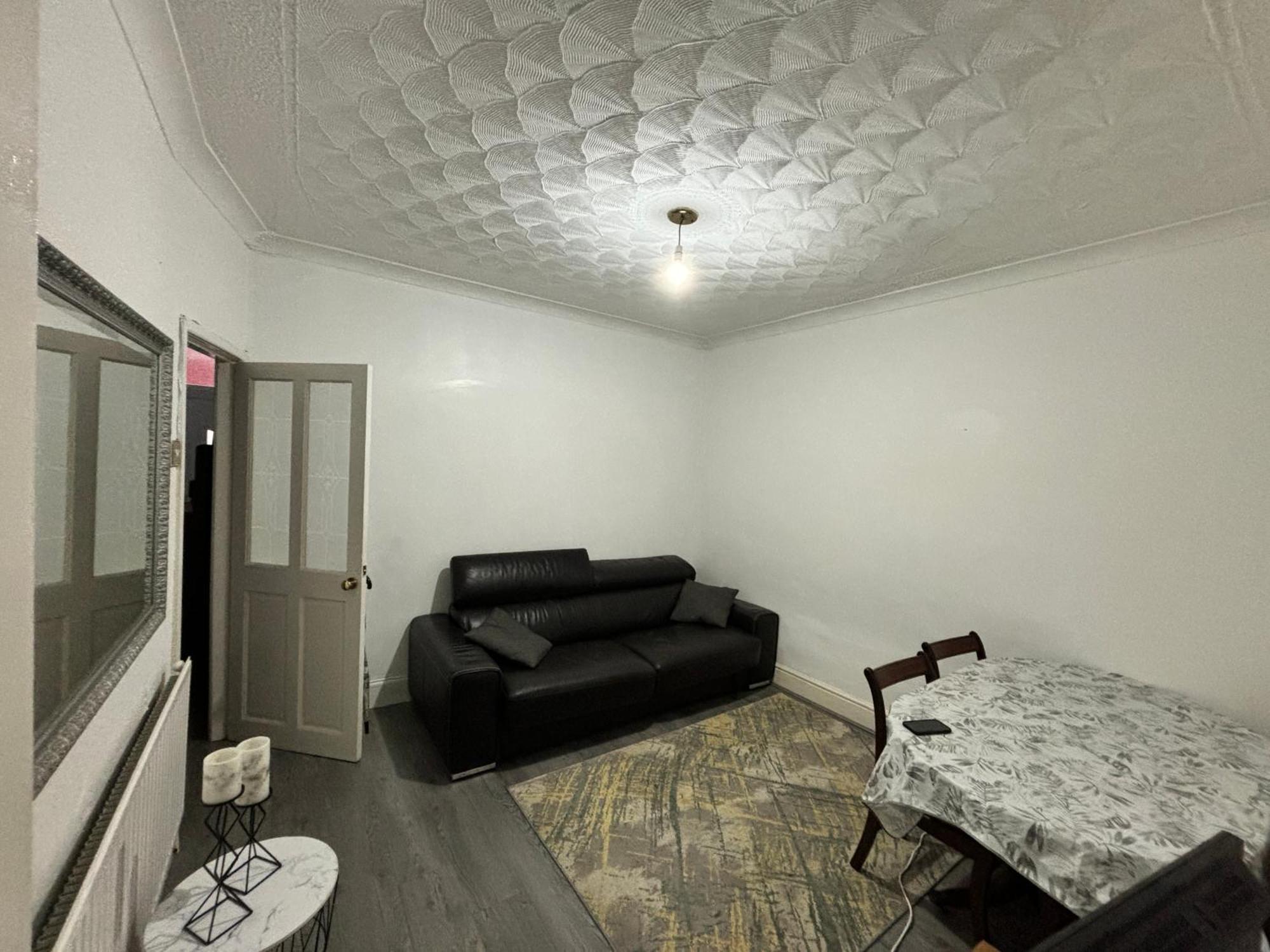 Entire 3 Bedroom House- Free Parking Liverpool Eksteriør bilde
